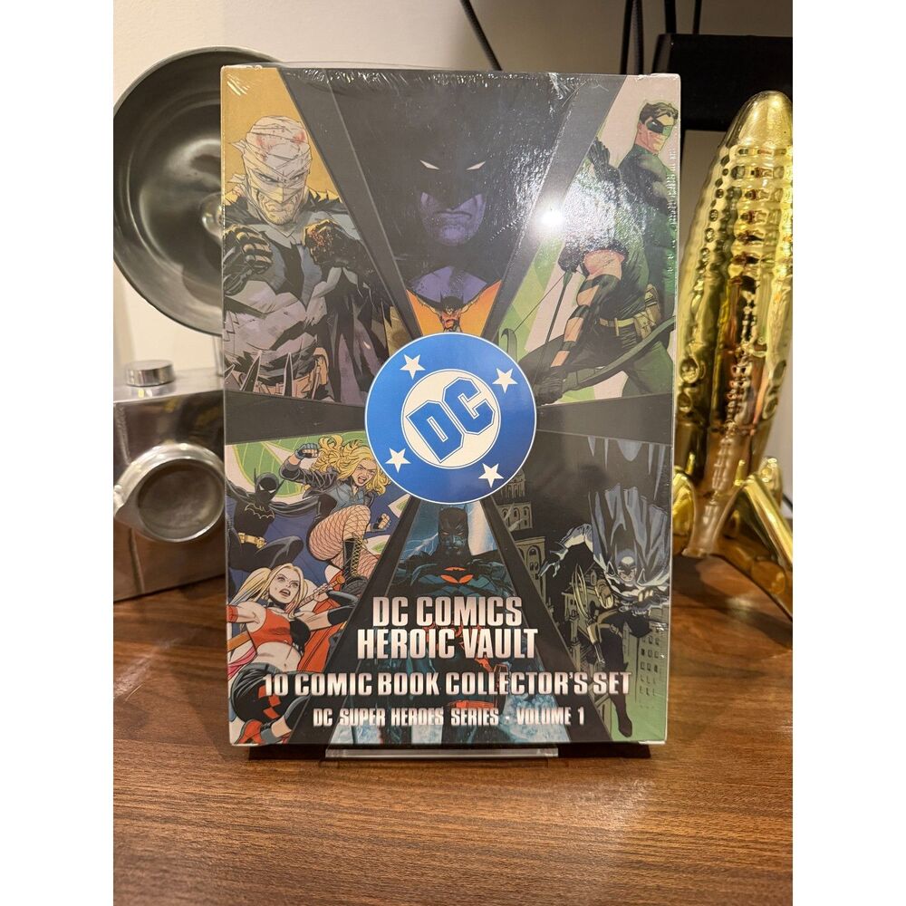 DC Comics Heroic Vault — DC Super Heroes Series • Vol 1***